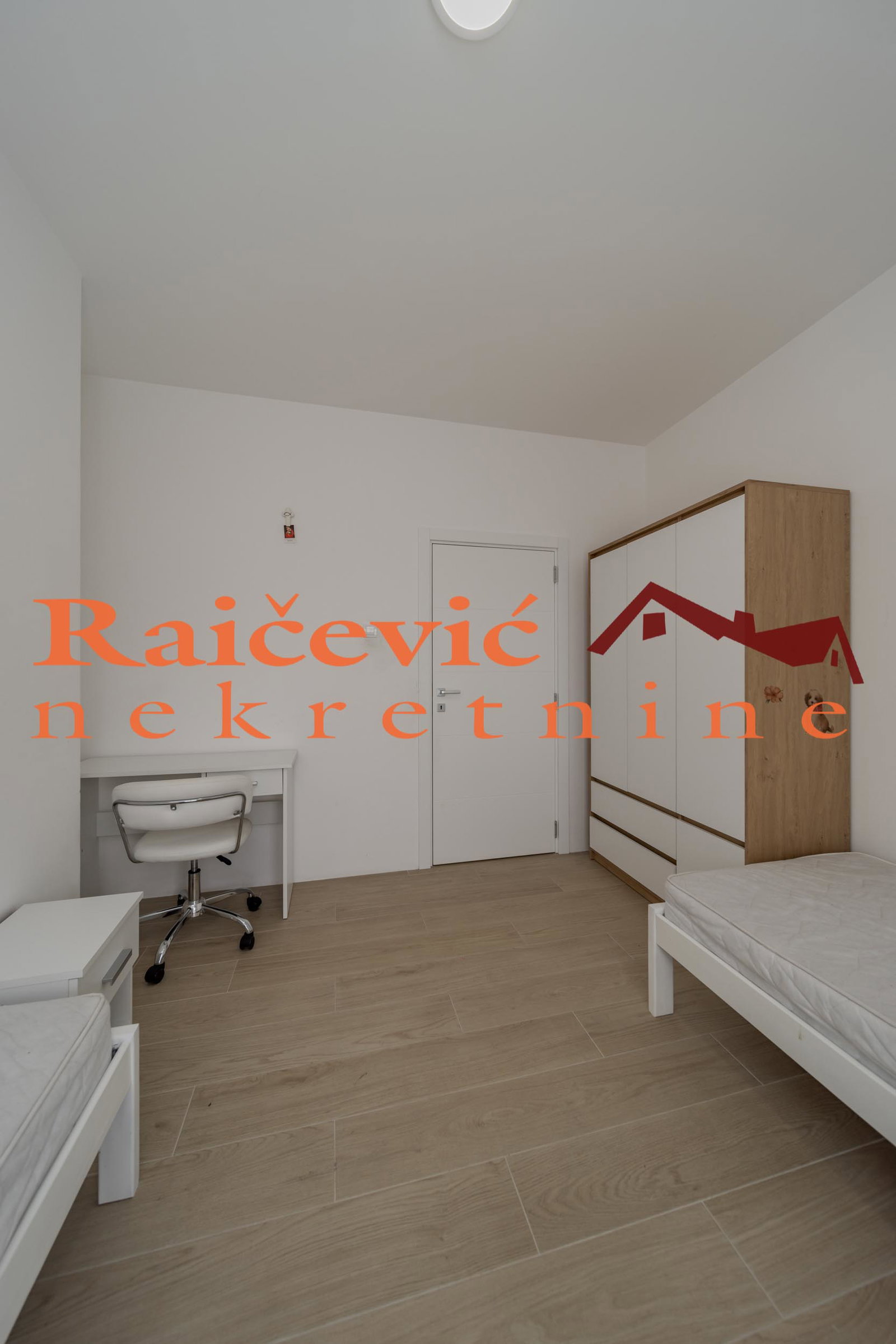 Četvorosoban stan na prodaju, Dedinje, Beograd, 145m², 1. sprat, 650.000 €