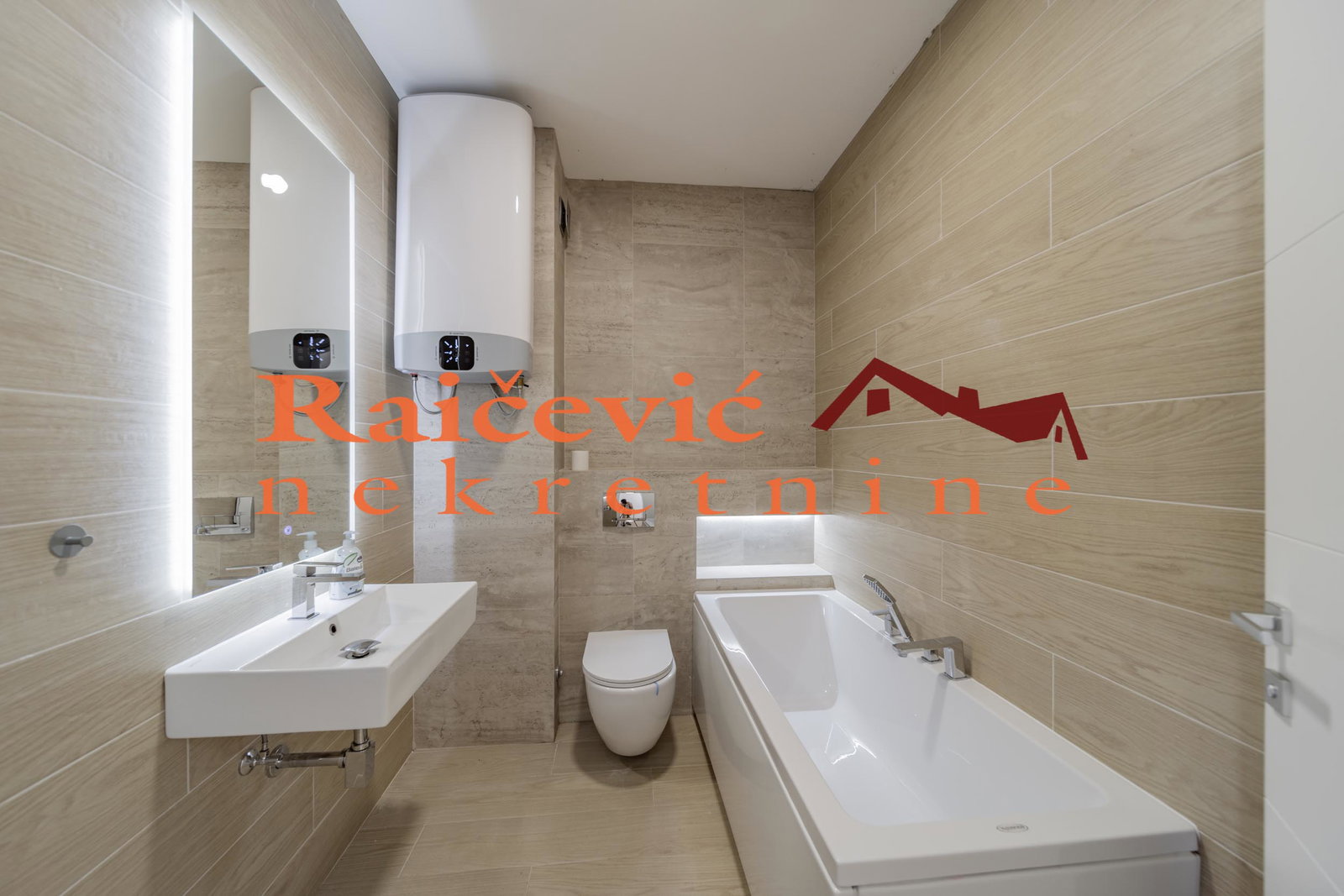Četvorosoban stan na prodaju, Dedinje, Beograd, 145m², 1. sprat, 650.000 €