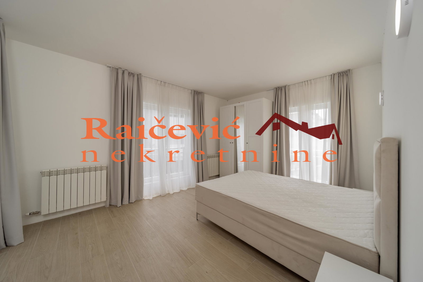 Četvorosoban stan na prodaju, Dedinje, Beograd, 145m², 1. sprat, 650.000 €