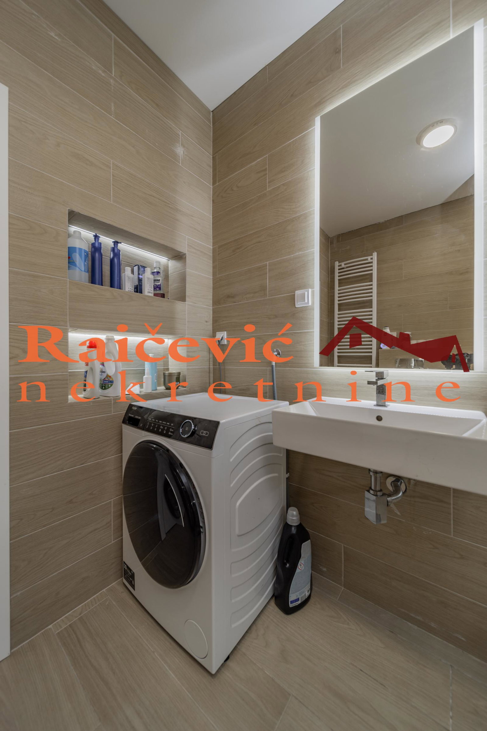 Četvorosoban stan na prodaju, Dedinje, Beograd, 145m², 1. sprat, 650.000 €