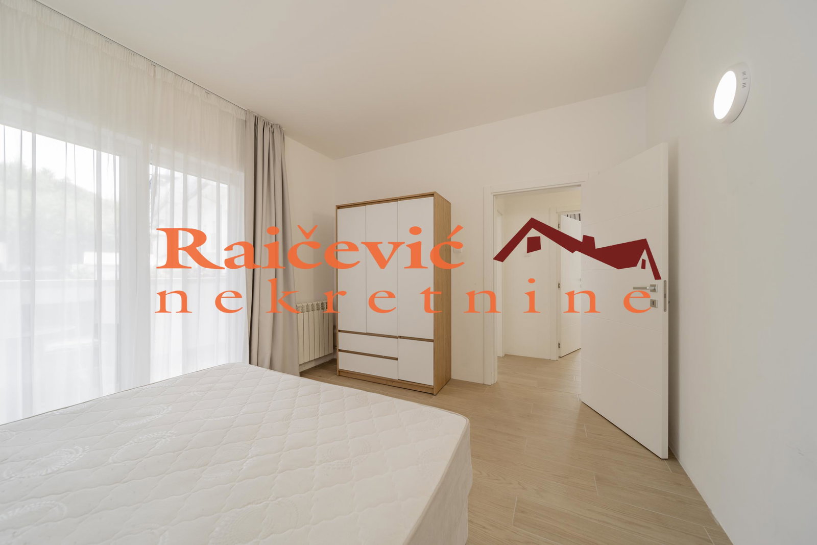 Četvorosoban stan na prodaju, Dedinje, Beograd, 145m², 1. sprat, 650.000 €