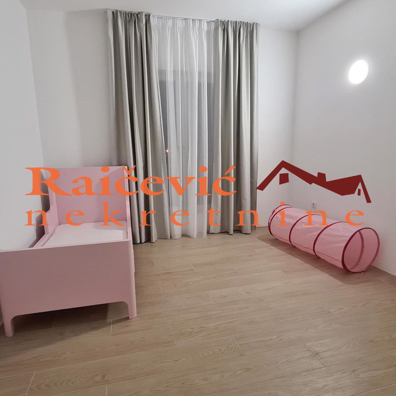 Stan Prodaja Beograd Dedinje 180 m2