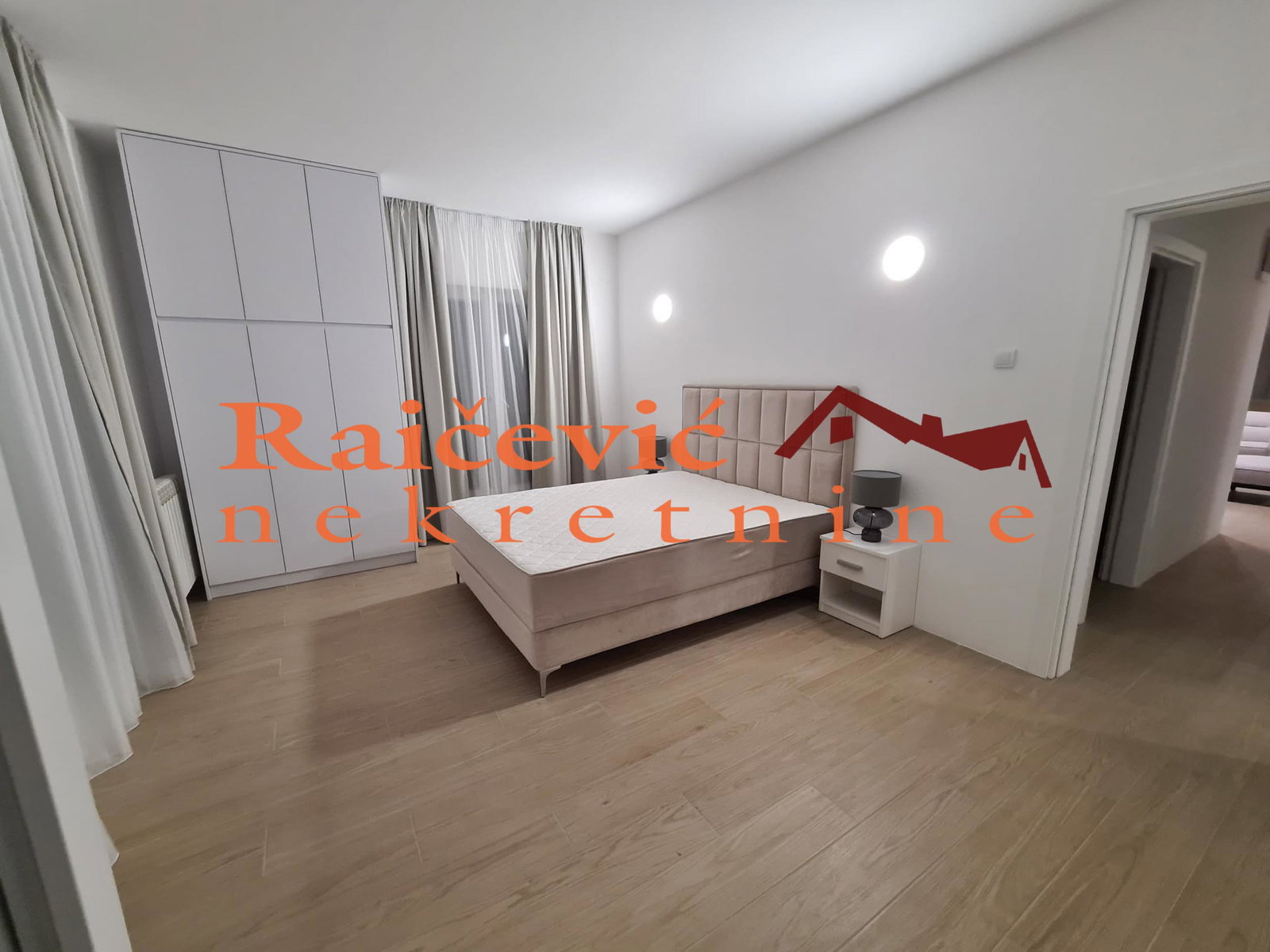 Stan Prodaja Beograd Dedinje 220 m2