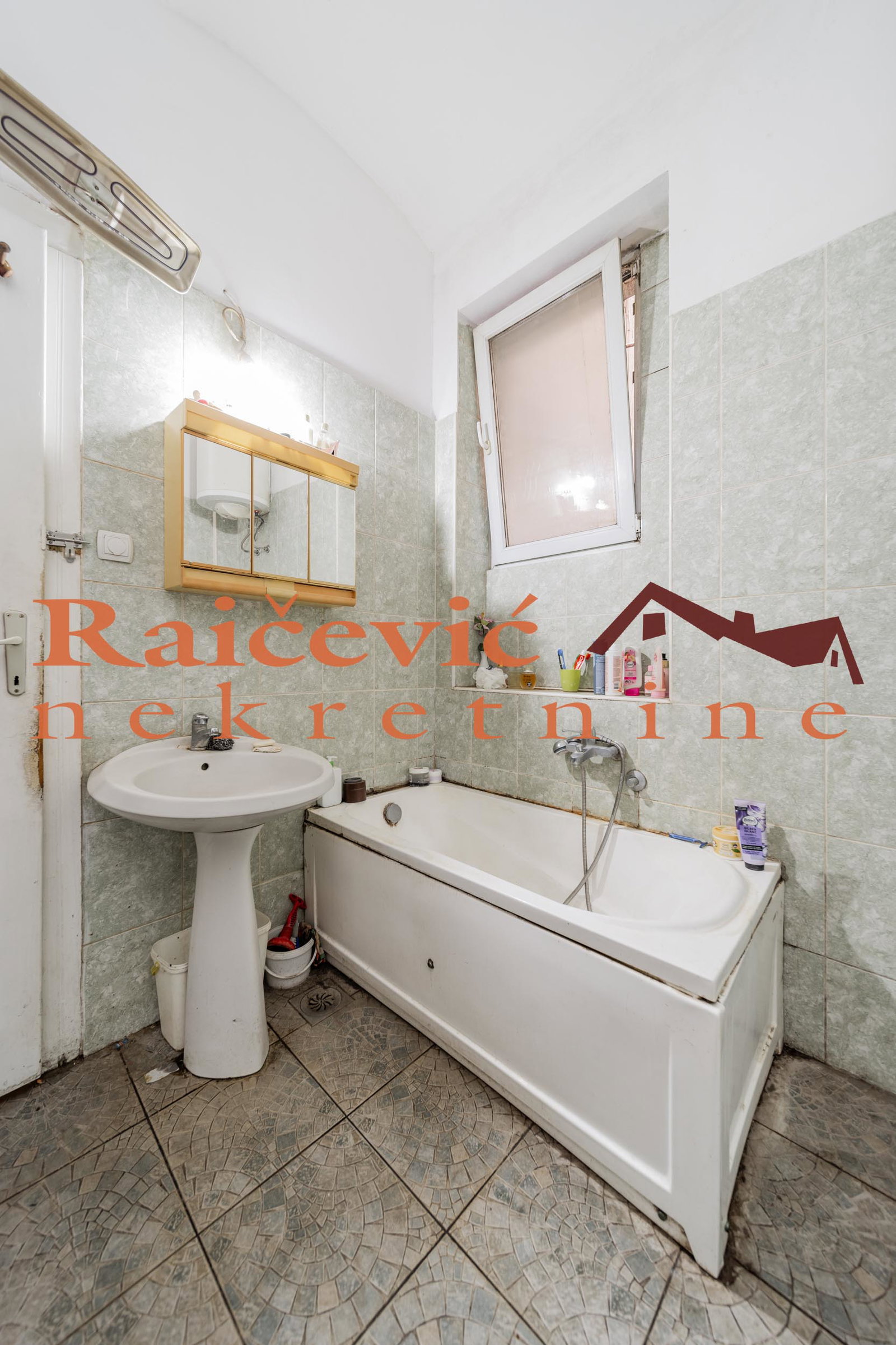 152674 Petosoban stan na prodaju, Centar, Beograd, 110m², 380.000 €