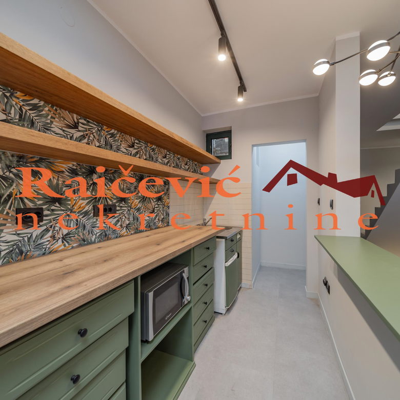 Lokal Izdavanje Beograd  152 m2