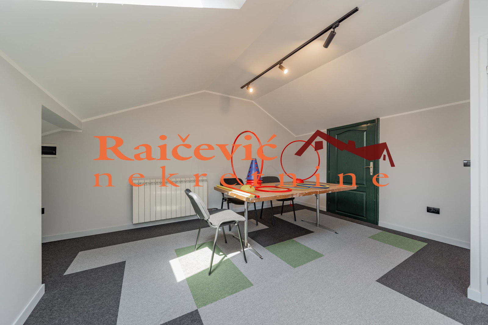 Lokal za izdavanje, Voždovac, Beograd, 152m², 2.400 €/mes
