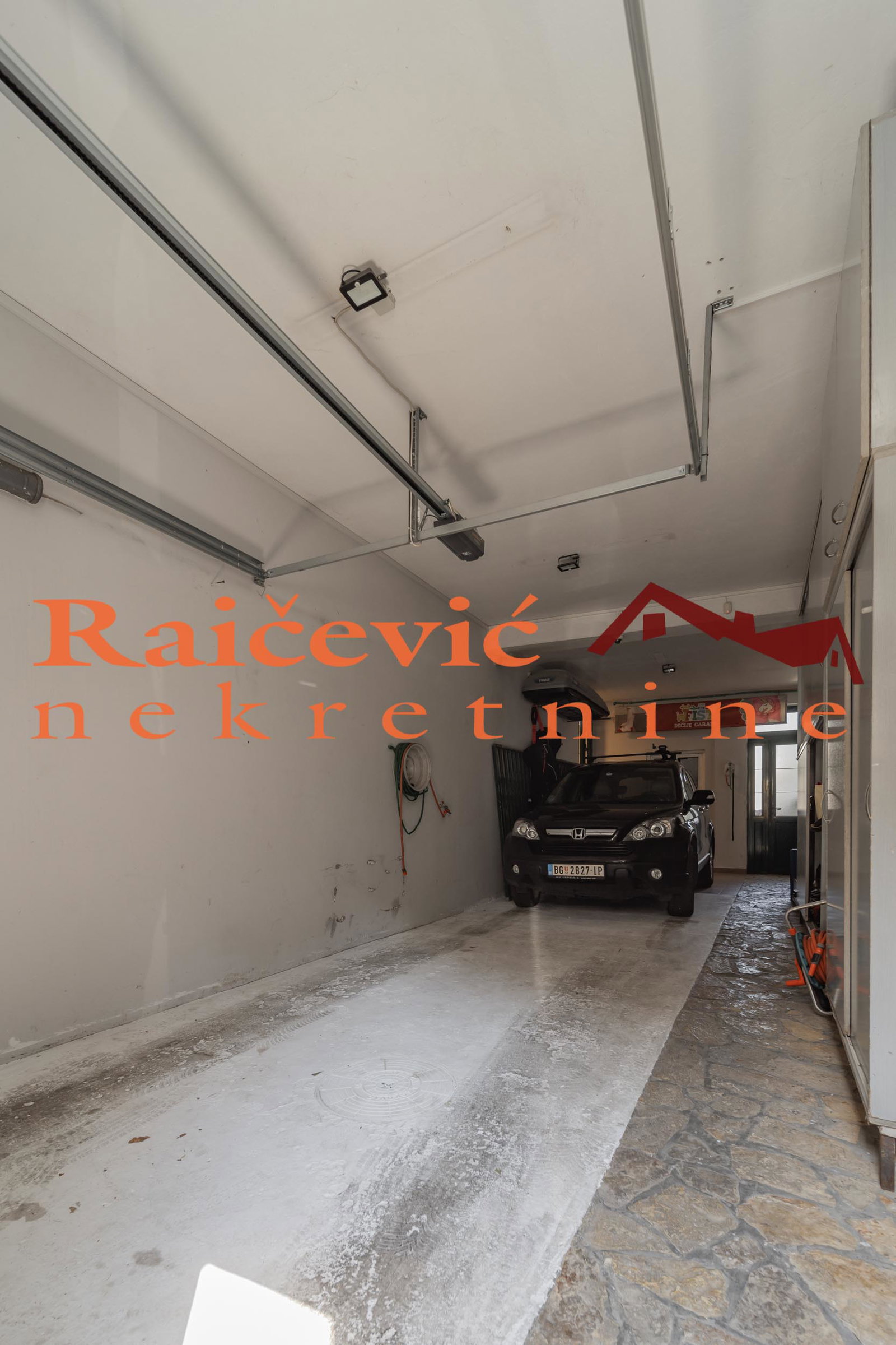 Lokal za izdavanje, Voždovac, Beograd, 152m², 2.400 €/mes
