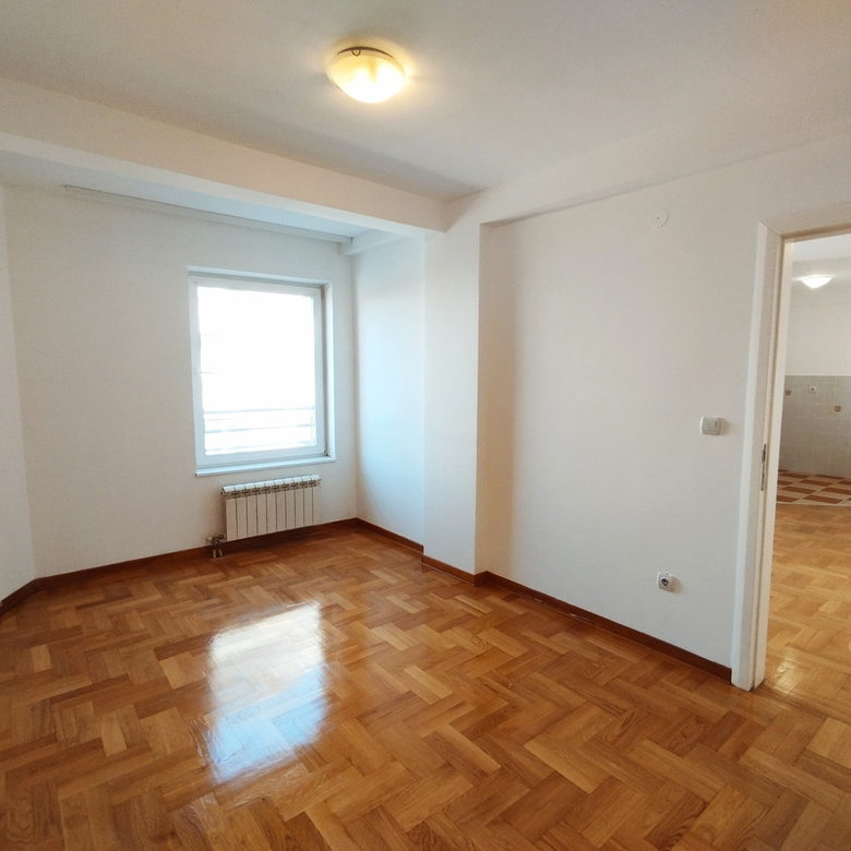 Trosoban stan na prodaju, Crveni Krst, Beograd, 65m², 305.500 €