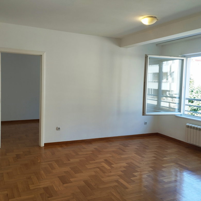 Trosoban stan na prodaju, Crveni Krst, Beograd, 65m², 305.500 €