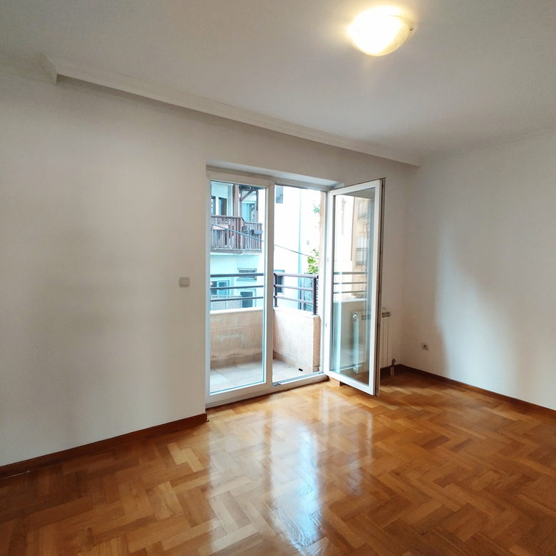 Trosoban stan na prodaju, Crveni Krst, Beograd, 65m², 305.500 €