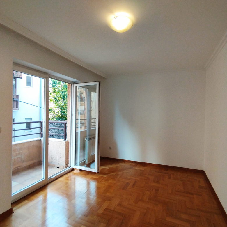 Trosoban stan na prodaju, Crveni Krst, Beograd, 65m², 305.500 €