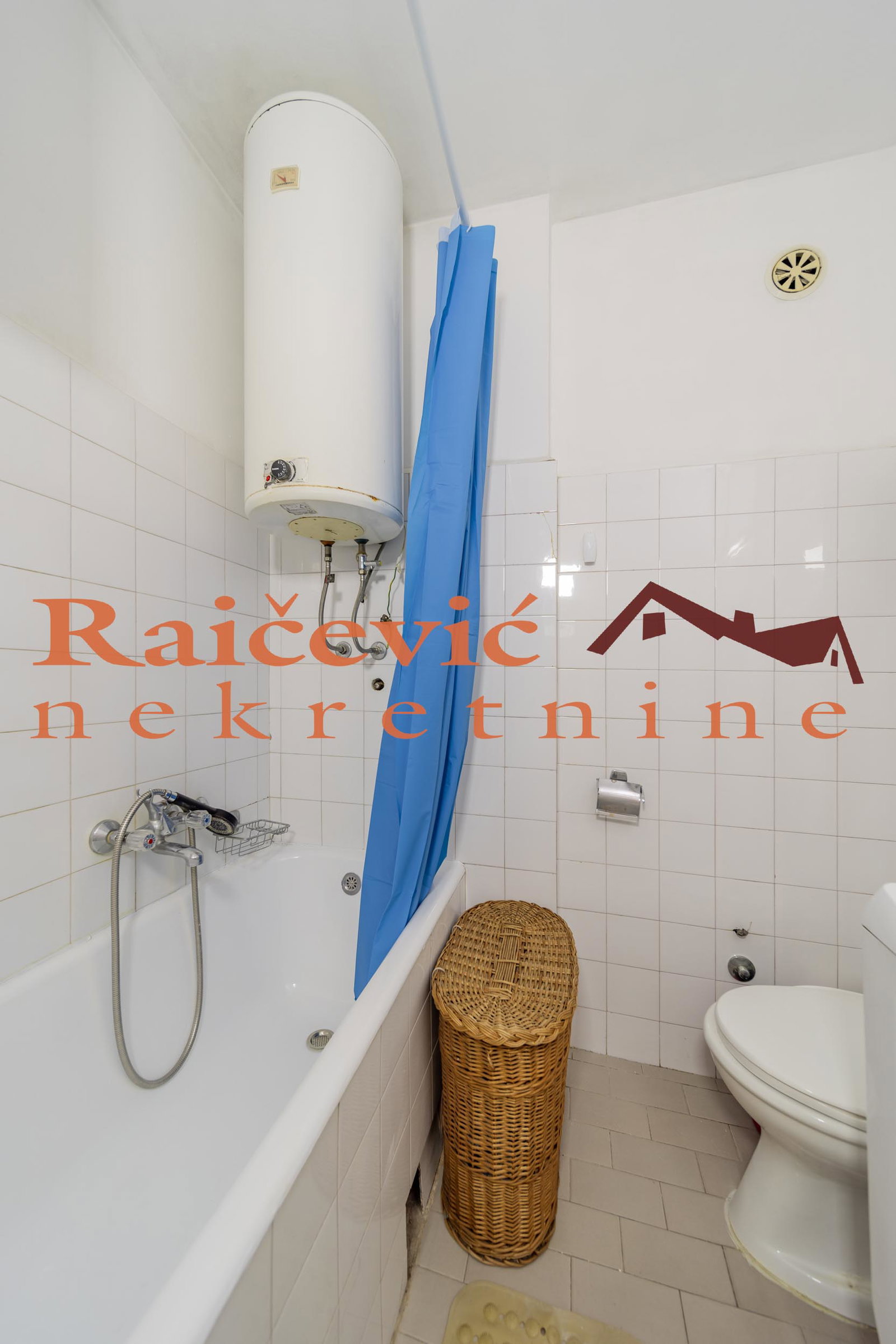 Trosoban stan na prodaju, Crveni Krst, Beograd, 72m², 249.000 €