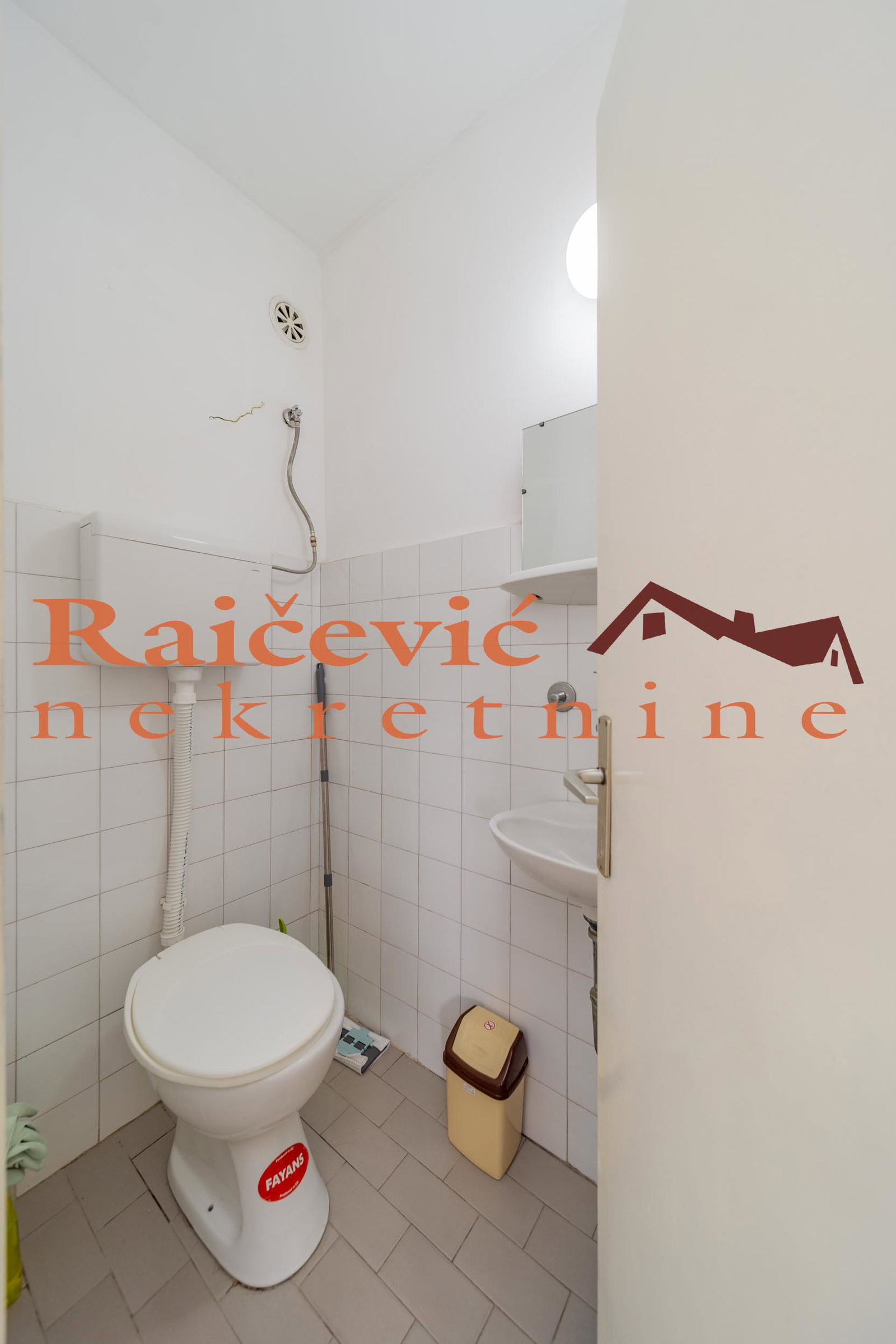 Trosoban stan na prodaju, Crveni Krst, Beograd, 72m², 249.000 €