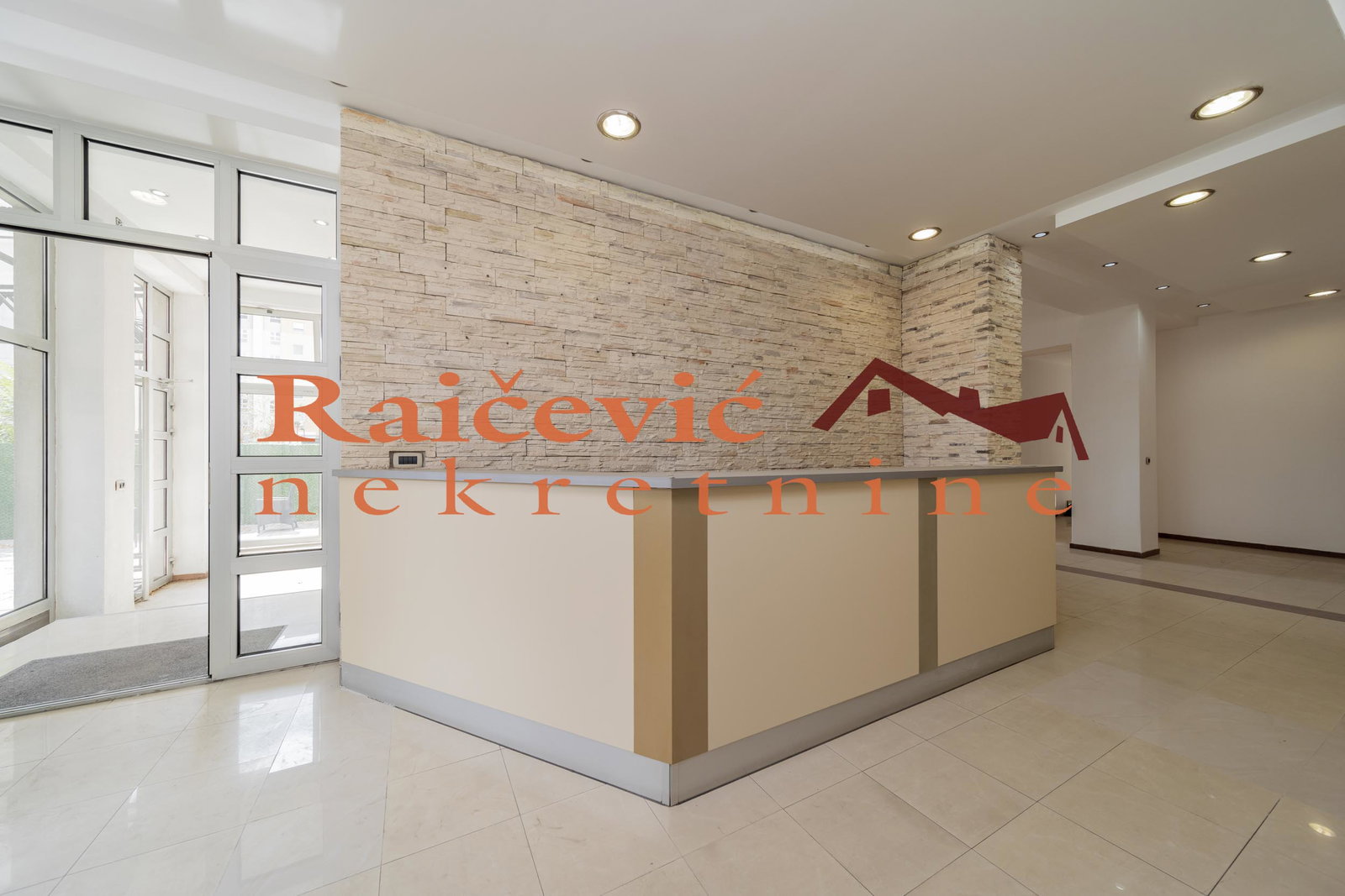 Lokal Izdavanje Beograd Centar (Čukarica) 1040 m2