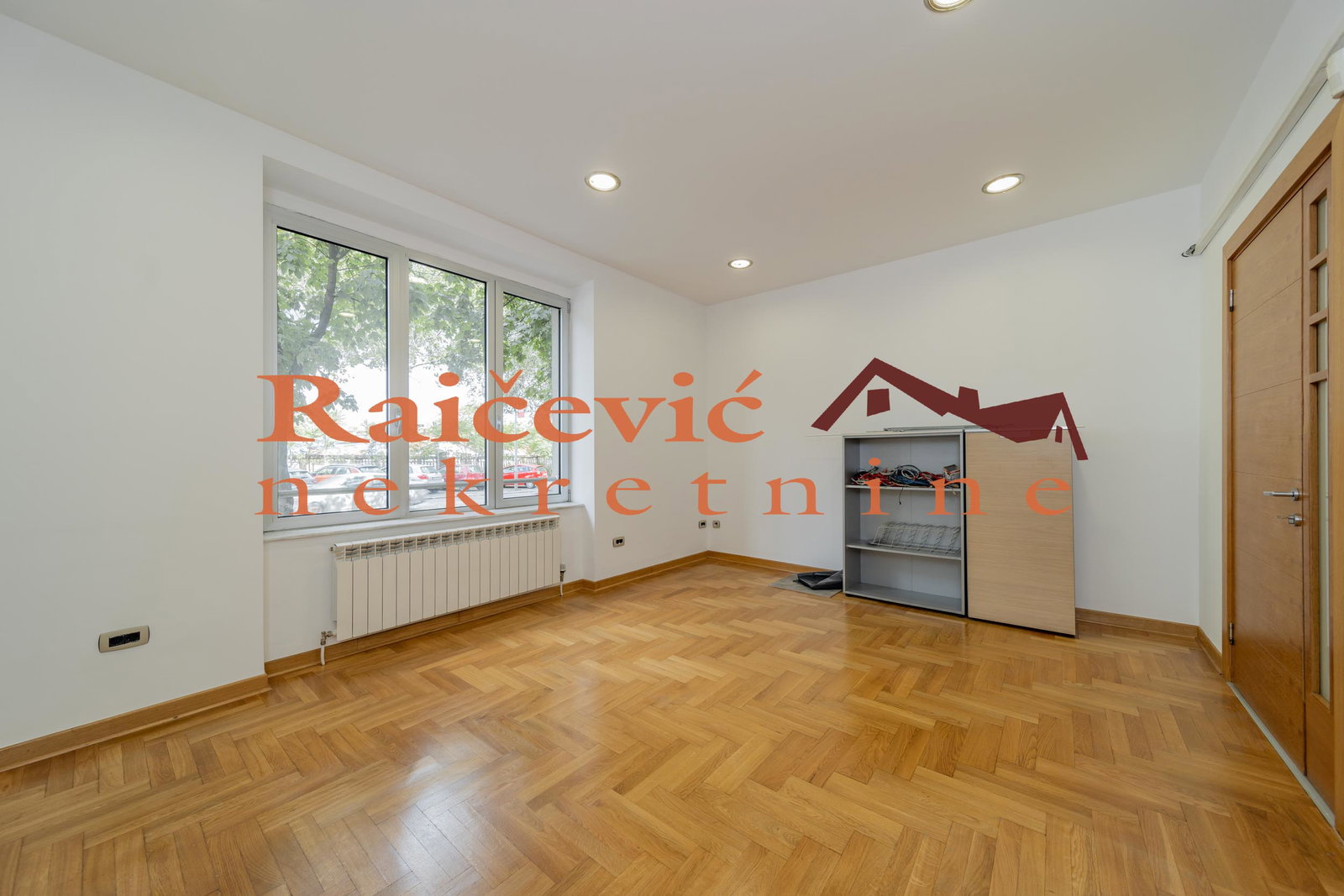 Lokal Izdavanje Beograd Centar (Čukarica) 1040 m2