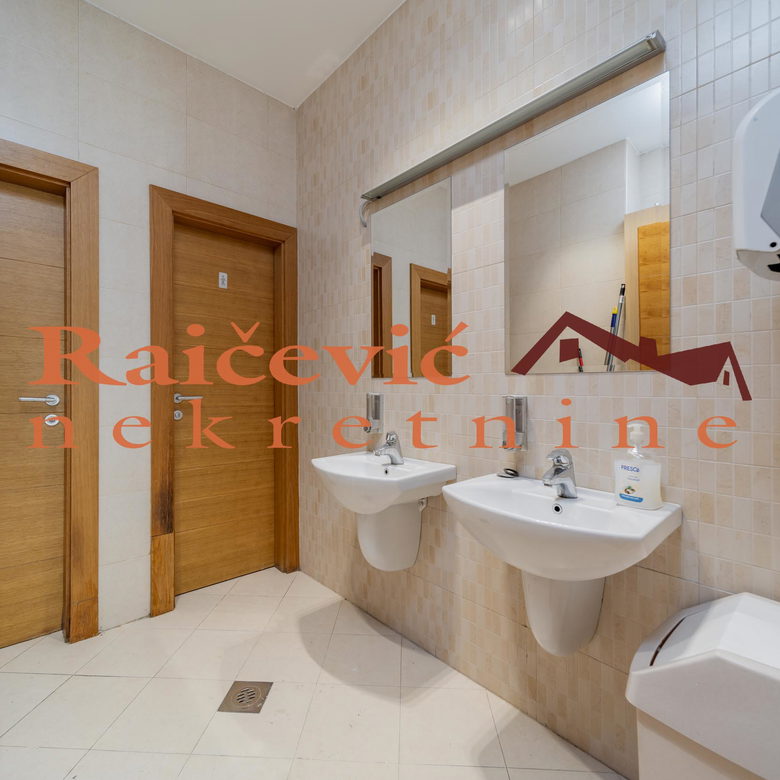 Lokal Izdavanje Beograd Centar (Čukarica) 1040 m2
