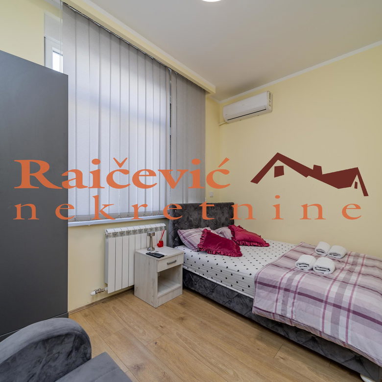 Višesoban stan na prodaju, Centar, Beograd, 211m², 890.000 €