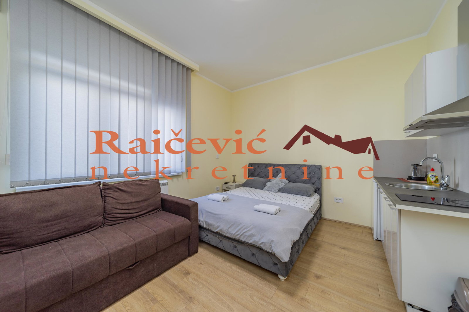 Višesoban stan na prodaju, Centar, Beograd, 211m², 890.000 €