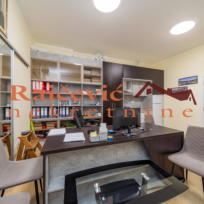 Višesoban stan na prodaju, Centar, Beograd, 211m², 890.000 €