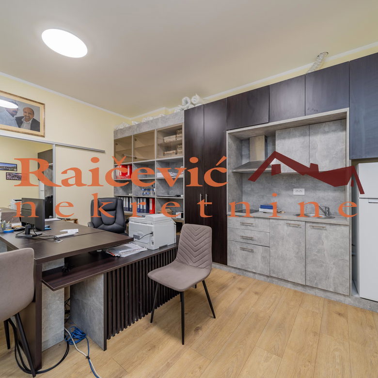 Višesoban stan na prodaju, Centar, Beograd, 211m², 890.000 €