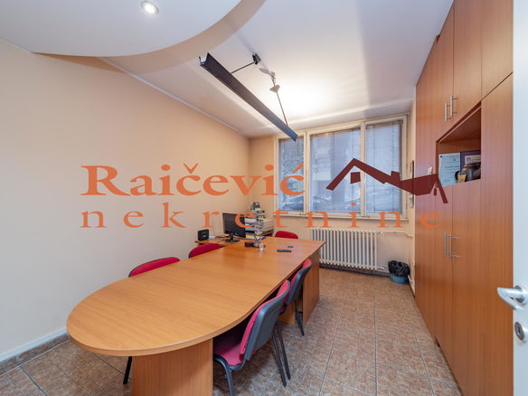 Lokal Prodaja Beograd Banovo Brdo 138 m2