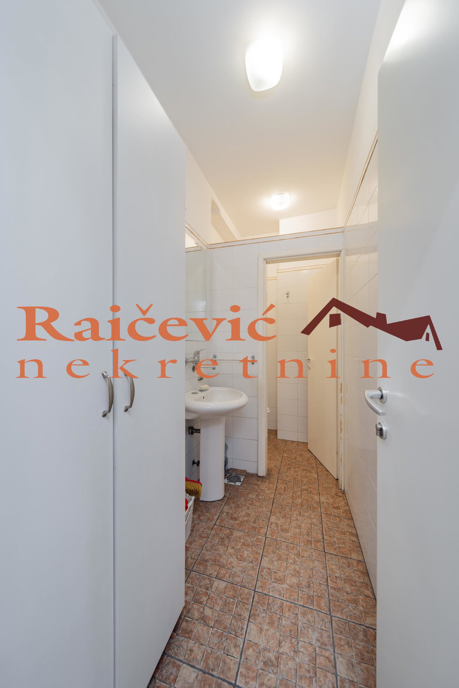 Lokal na prodaju, Banovo Brdo, Beograd, 138m², 280.000 €