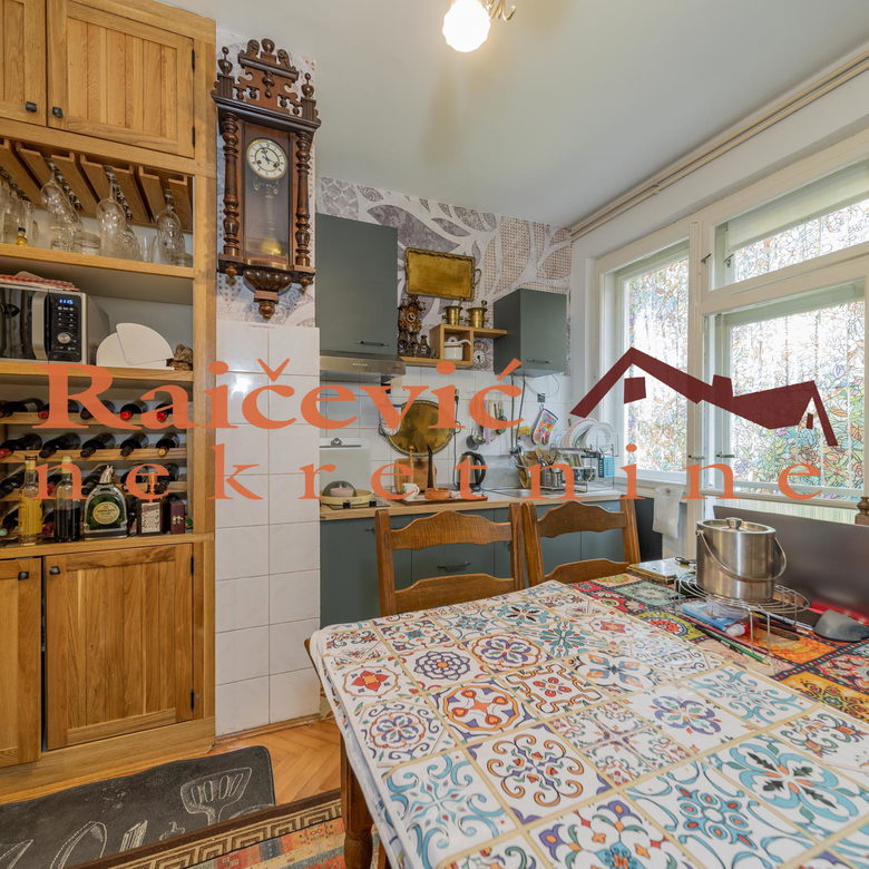 Trosoban stan na prodaju, Profesorska Kolonija, Beograd, 72m², 350.000 €