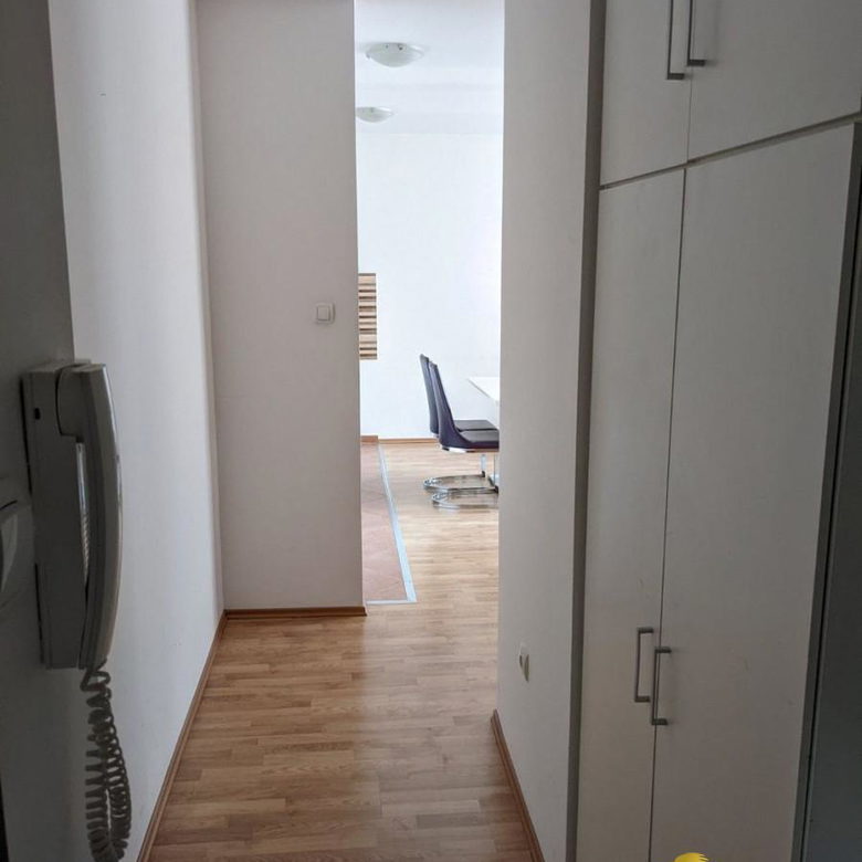Stan Izdavanje Novi Sad  43 m2