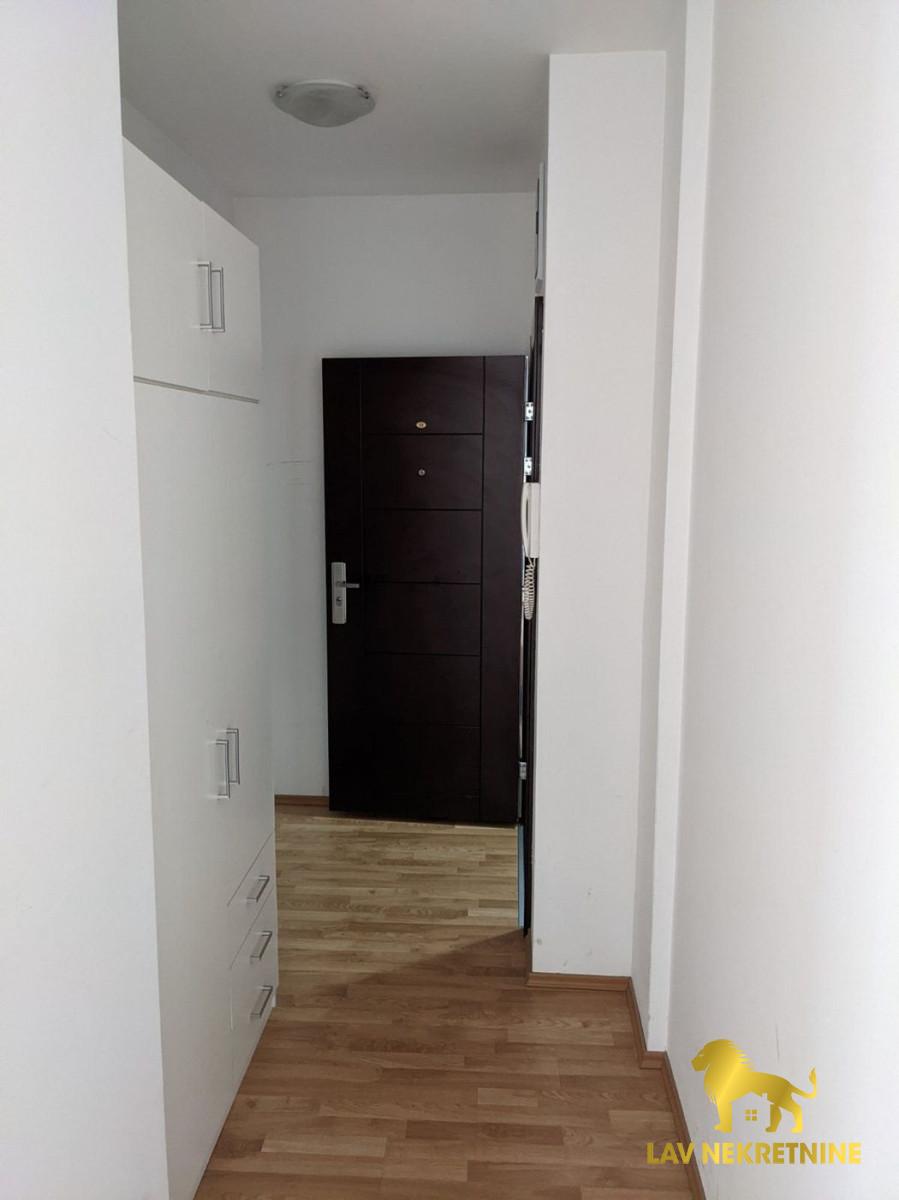 Stan Izdavanje Novi Sad  43 m2