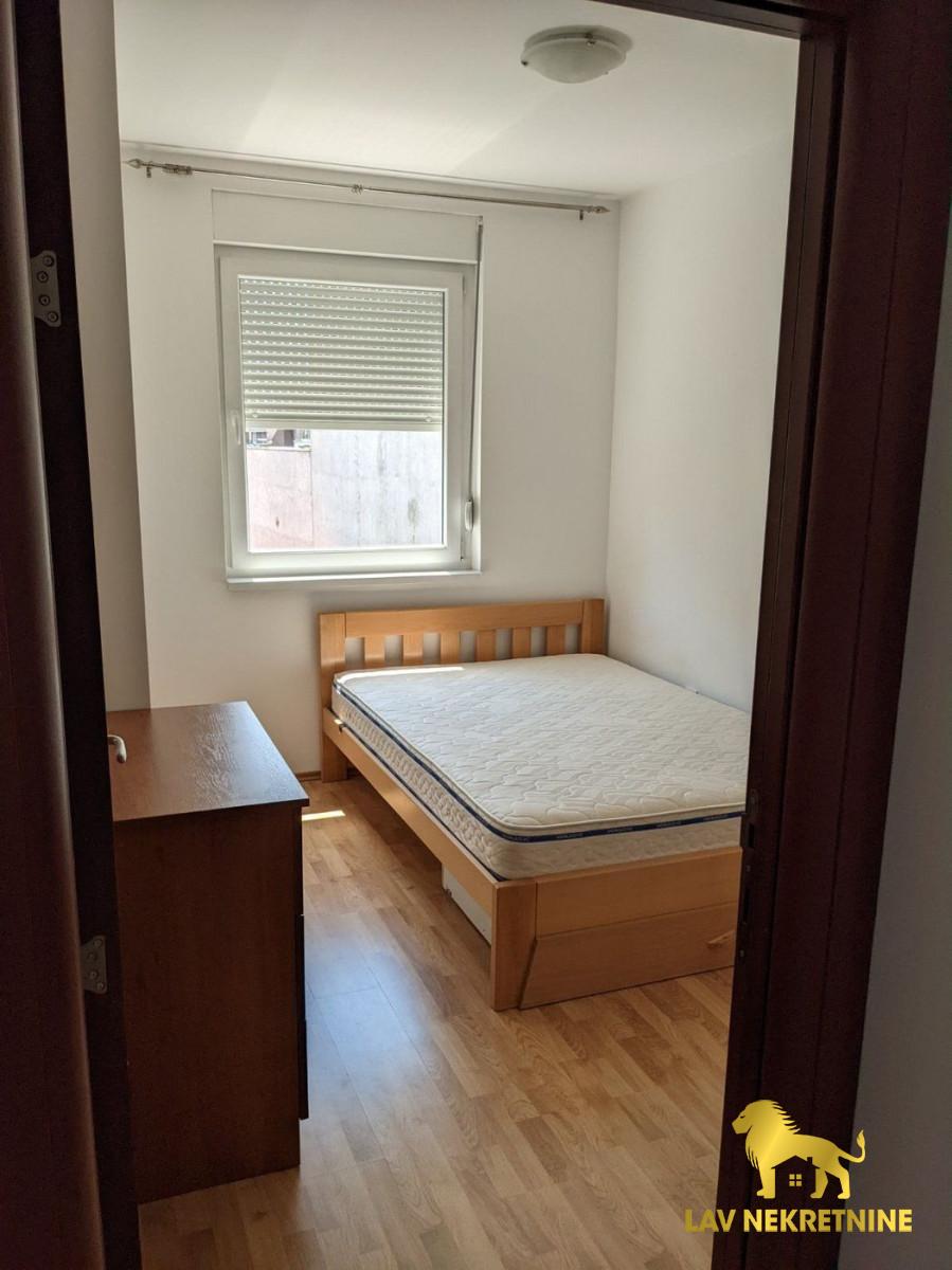 Stan Izdavanje Novi Sad  43 m2