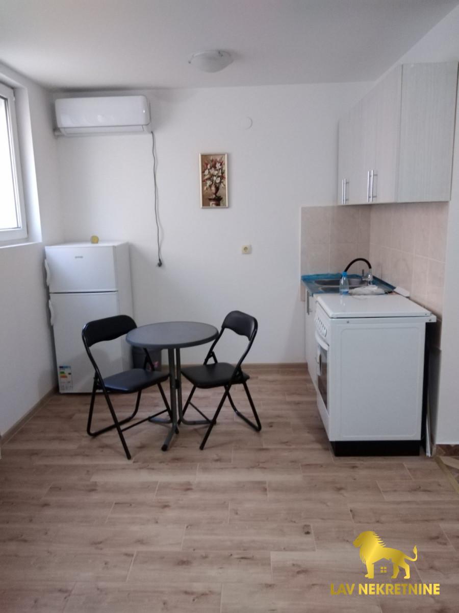 Stan Izdavanje Novi Sad Stan Izdavanje Novi Sad Cara Dušana 25 m2