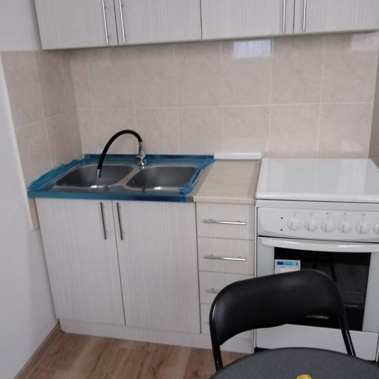 Stan Izdavanje Novi Sad Cara Dušana 25 m2
