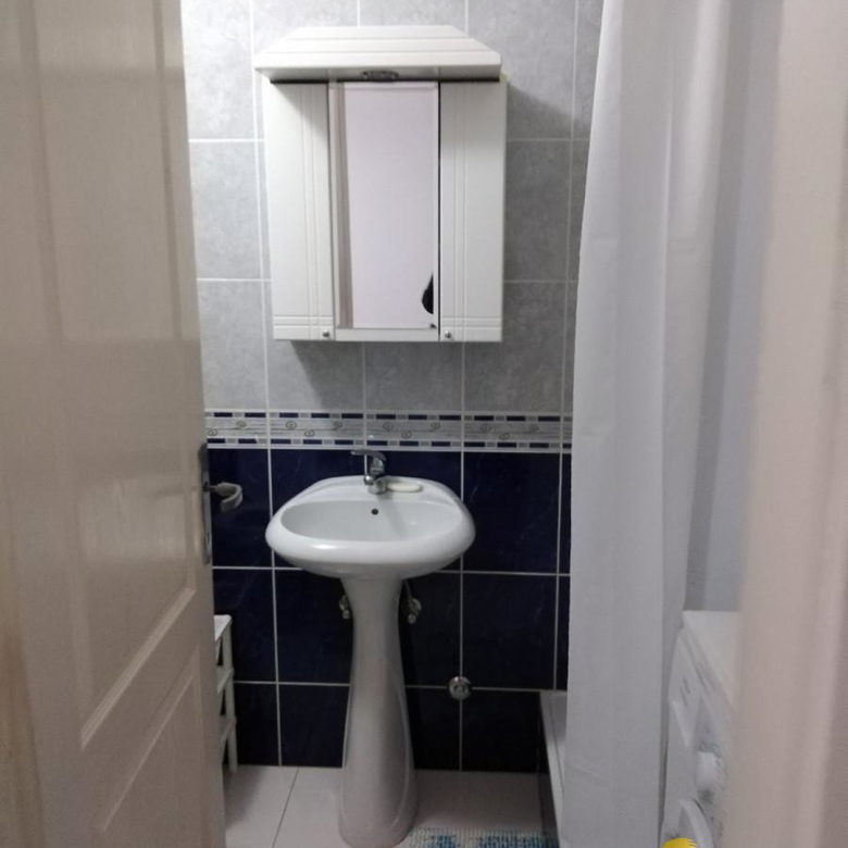 Stan Izdavanje Novi Sad Cara Dušana 25 m2