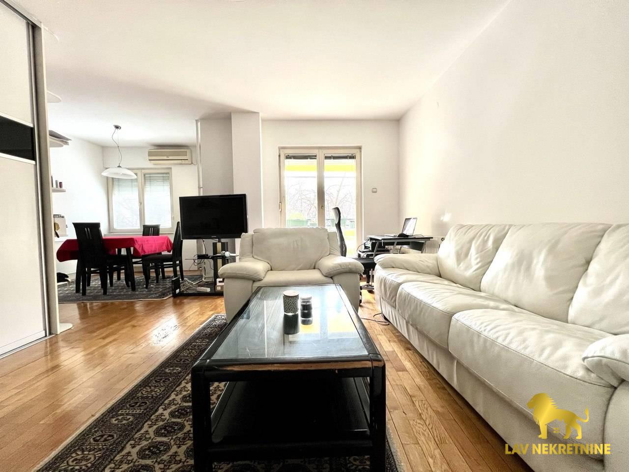 Stan Izdavanje Novi Sad  86 m2