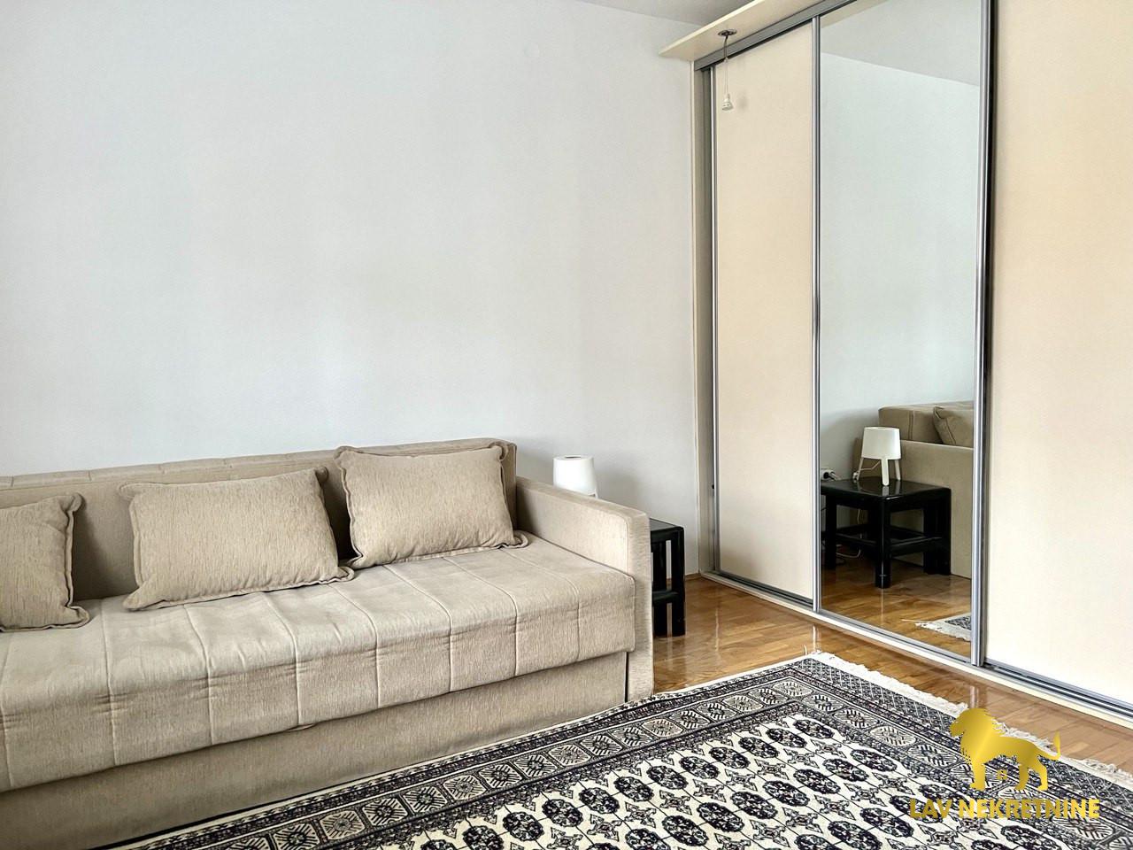 Trosoban stan za izdavanje, Grbavica, Novi Sad, 86m², 700 €/mes