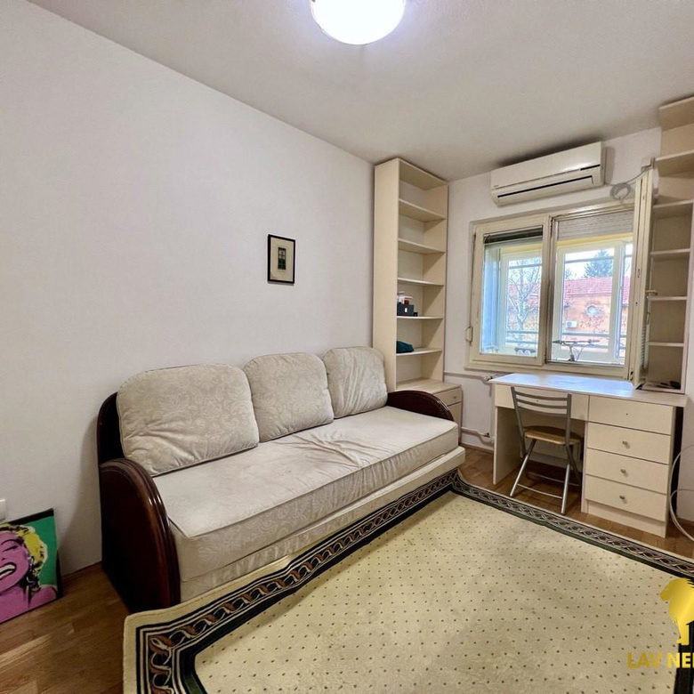 Trosoban stan za izdavanje, Grbavica, Novi Sad, 86m², 700 €/mes