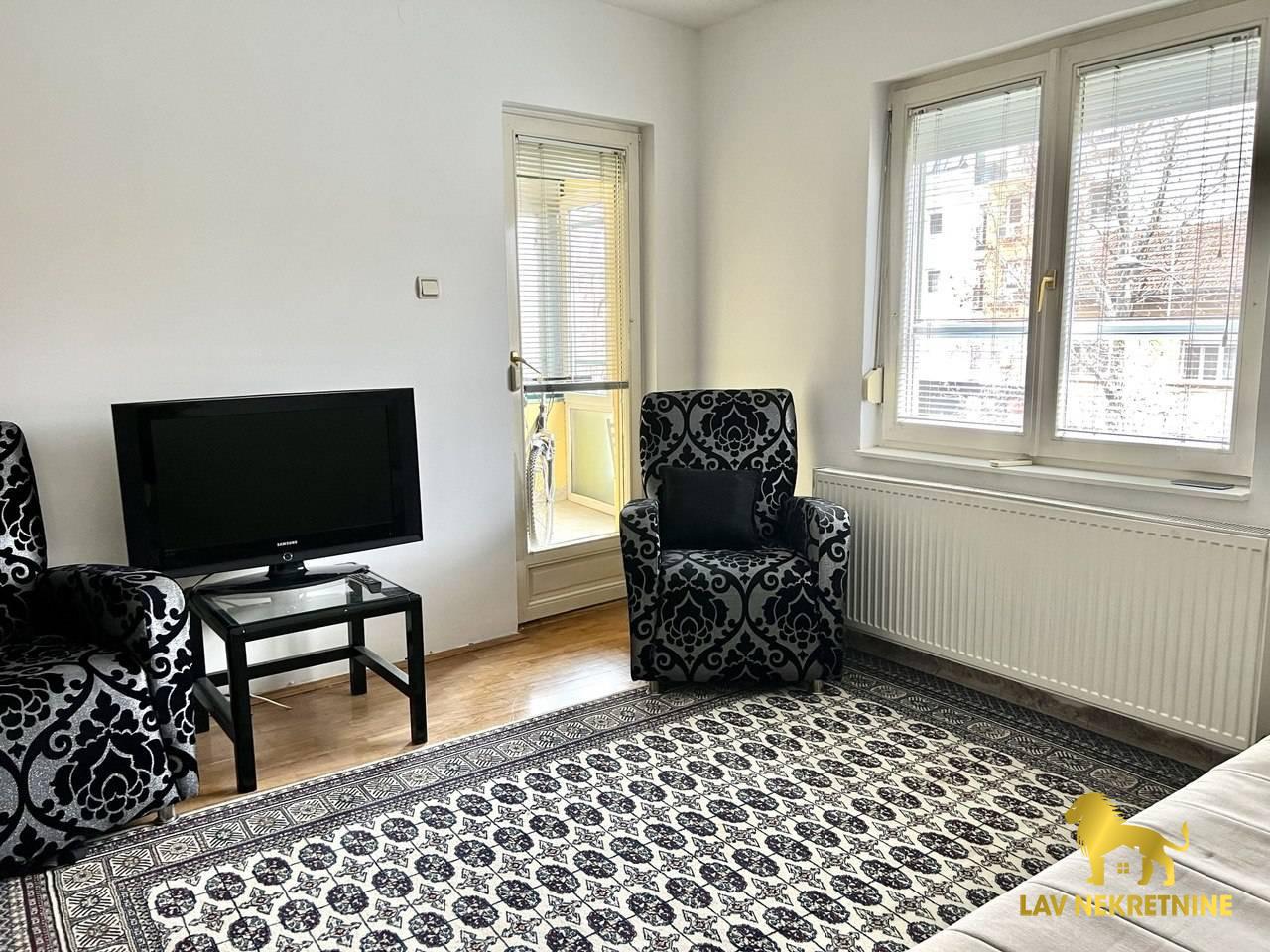 Trosoban stan za izdavanje, Grbavica, Novi Sad, 86m², 700 €/mes