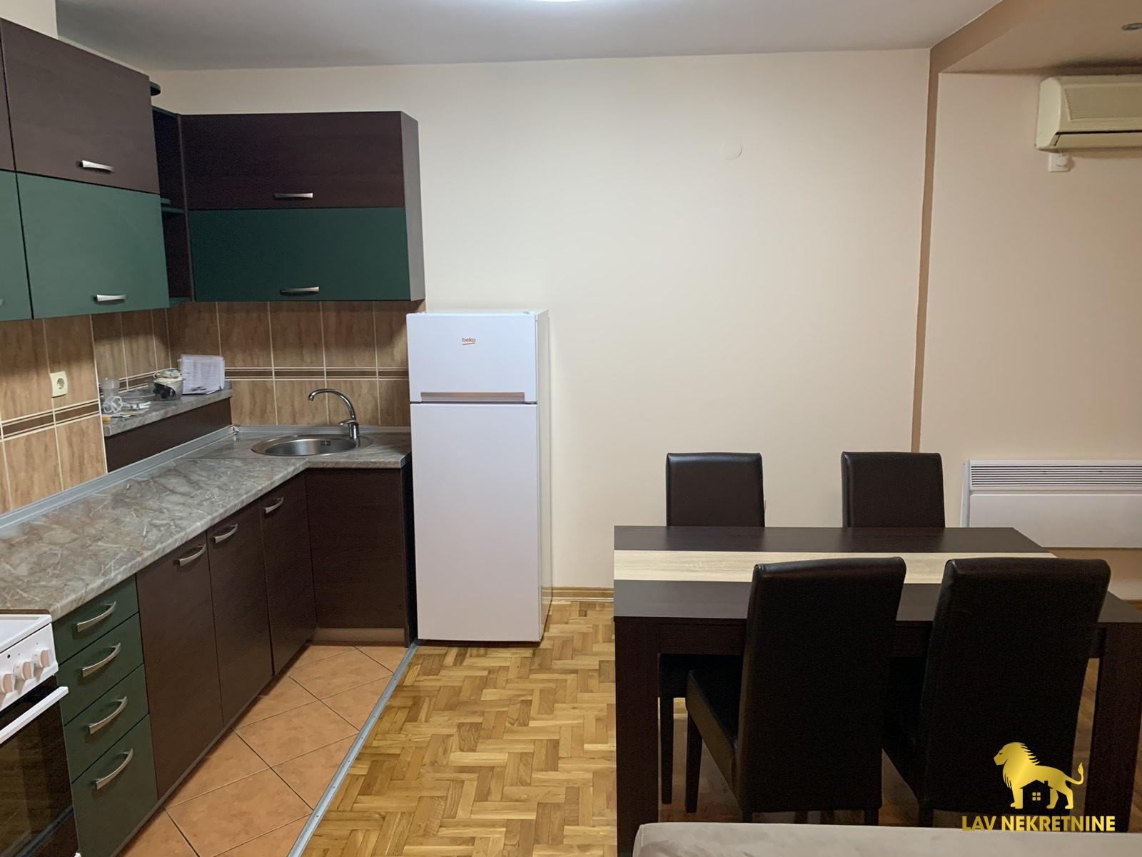 Stan Izdavanje Novi Sad  71 m2