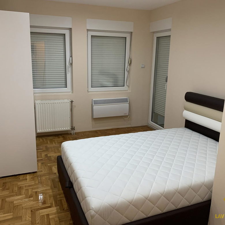Stan Izdavanje Novi Sad  71 m2