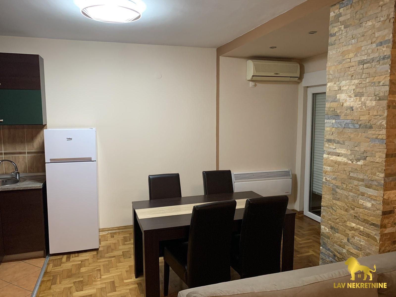 Stan Izdavanje Novi Sad  71 m2