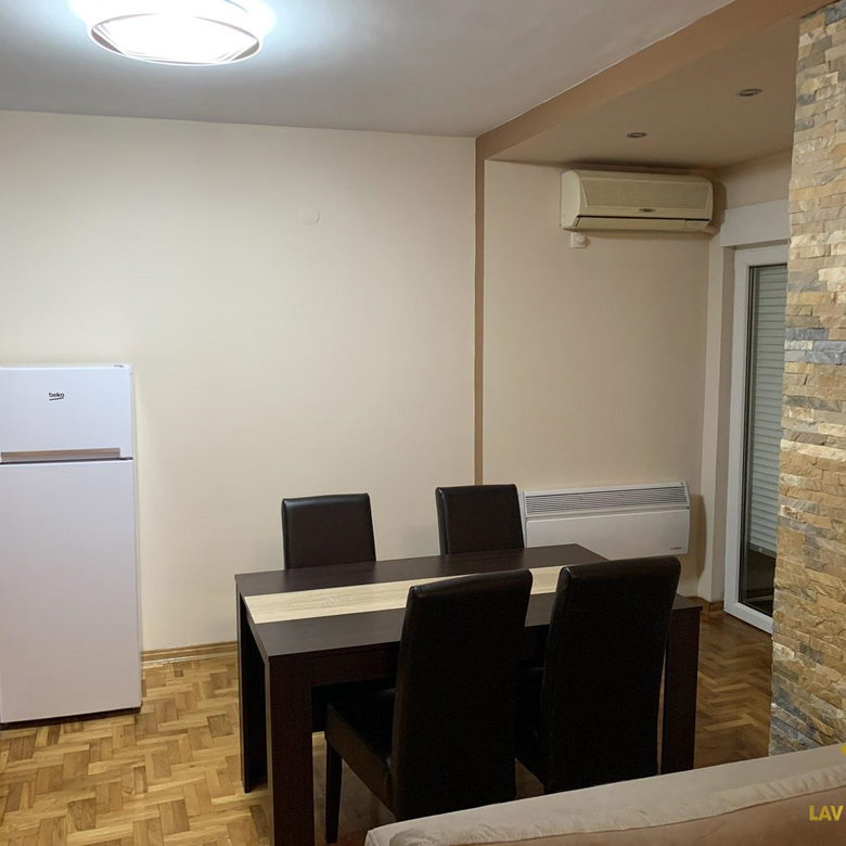 Stan Izdavanje Novi Sad  71 m2