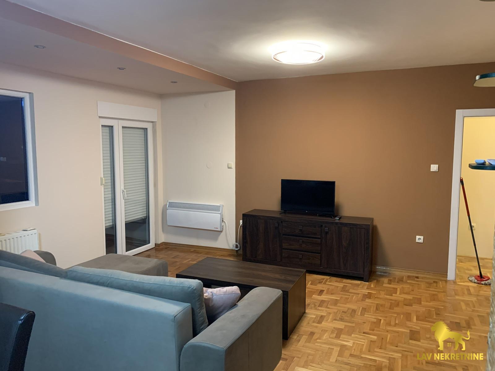 Stan Izdavanje Novi Sad  71 m2