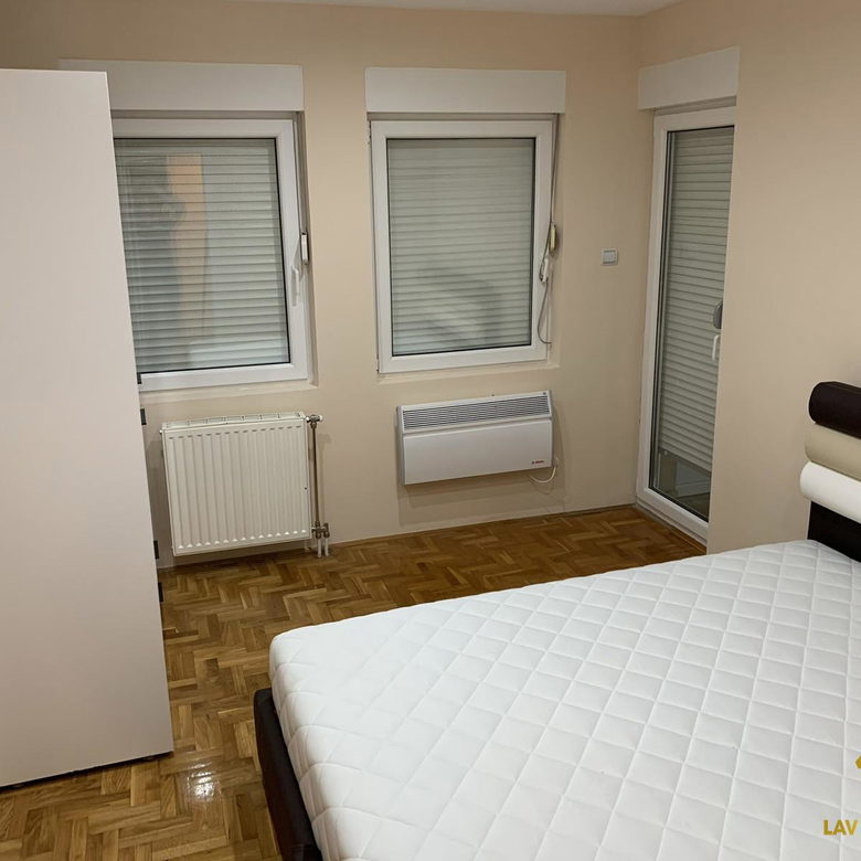 Stan Izdavanje Novi Sad  71 m2