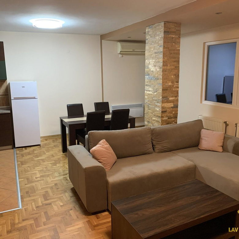 Stan Izdavanje Novi Sad  71 m2