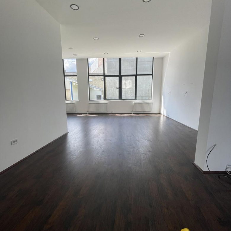 Lokal Izdavanje Novi Sad  130 m2