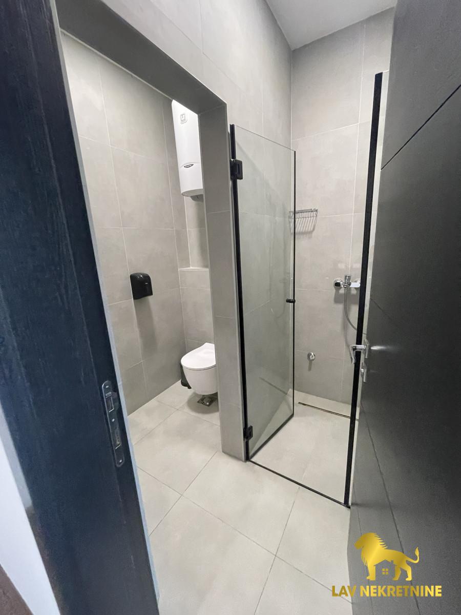 1693849591_652651359e87 Lokal za izdavanje, Centar, Novi Sad, 130m², 1.400 €/mes