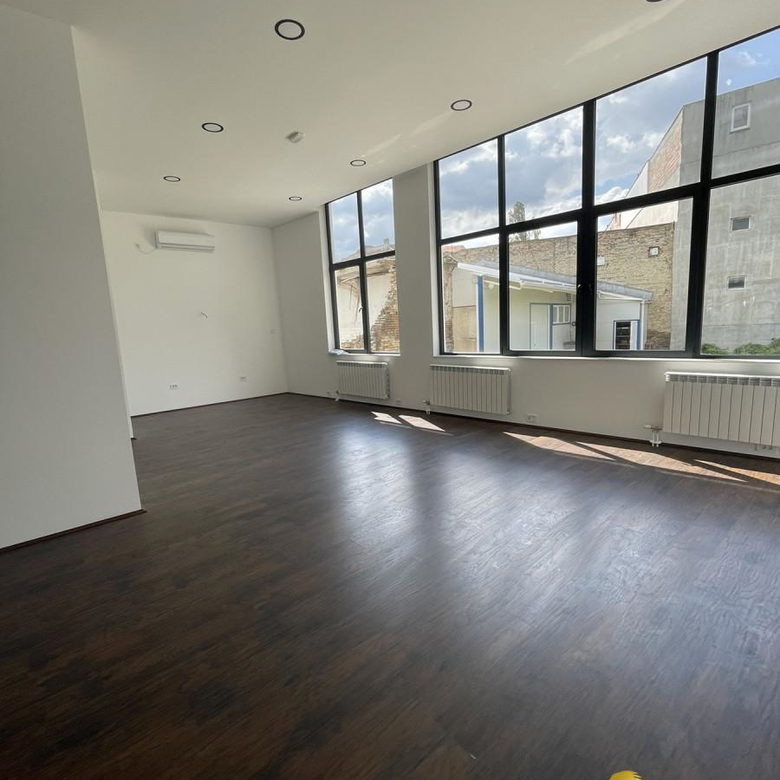 Lokal za izdavanje, Centar, Novi Sad, 130m², 1.400 €/mes