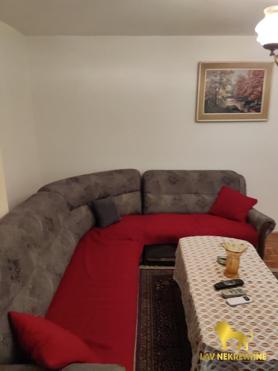 Stan Izdavanje Novi Sad  80 m2