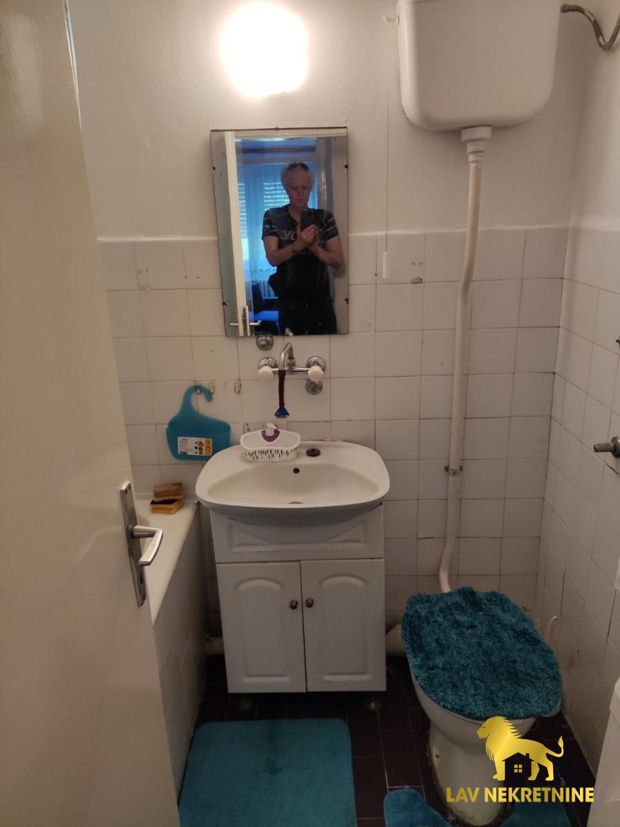Stan Izdavanje Novi Sad  80 m2