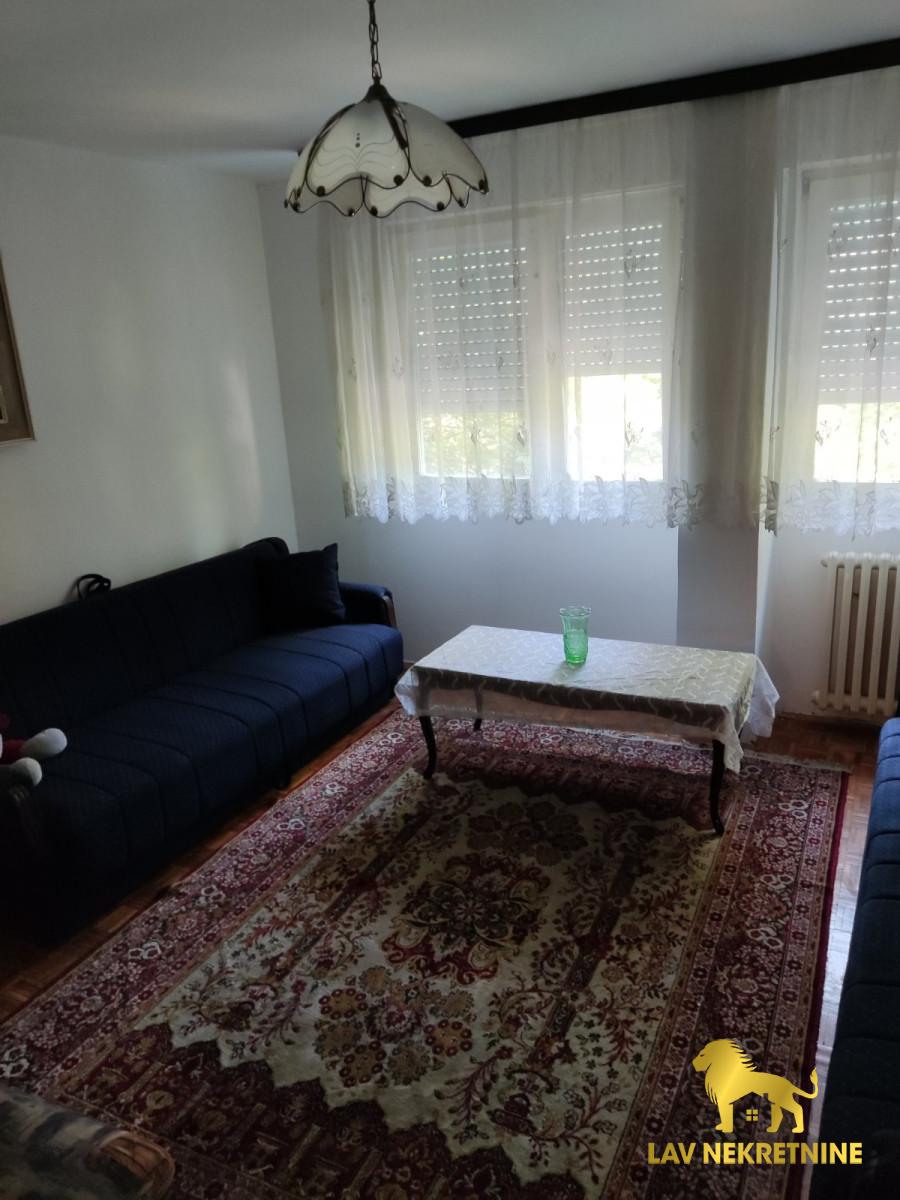 Stan Izdavanje Novi Sad  80 m2